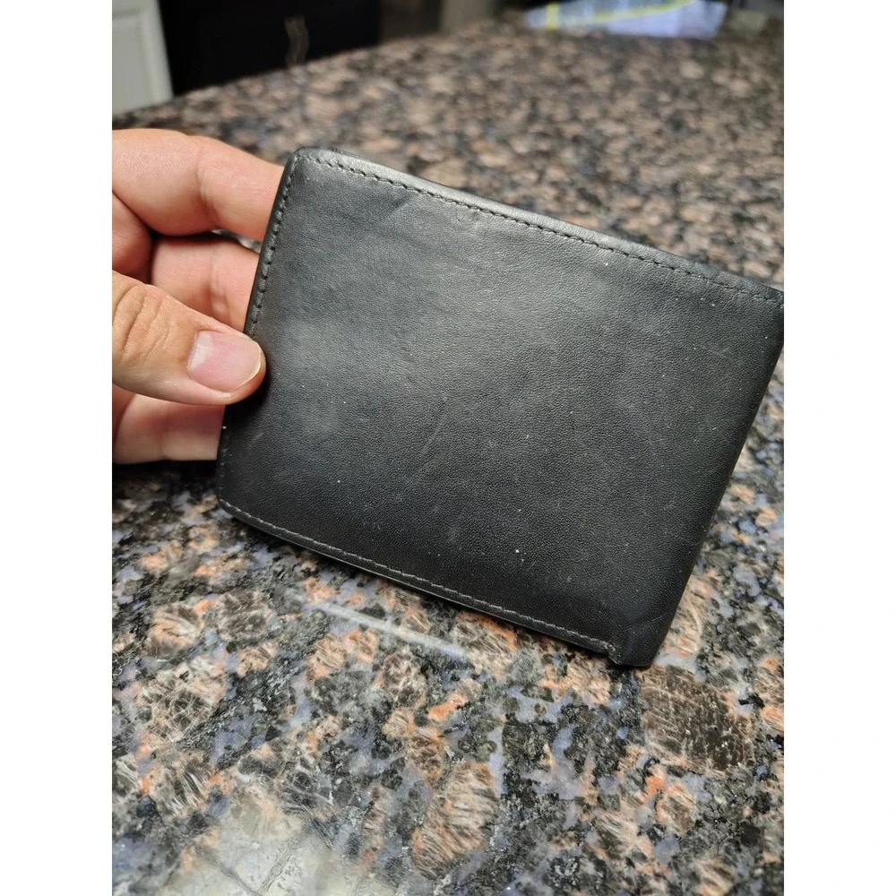 Michael Kors Mens Black Leather Bifold Wallet Silver Logo Plaque ID Window